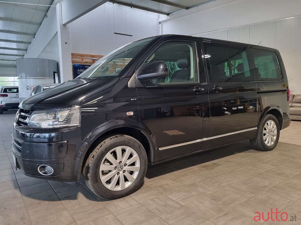 2013' Volkswagen Multivan photo #1