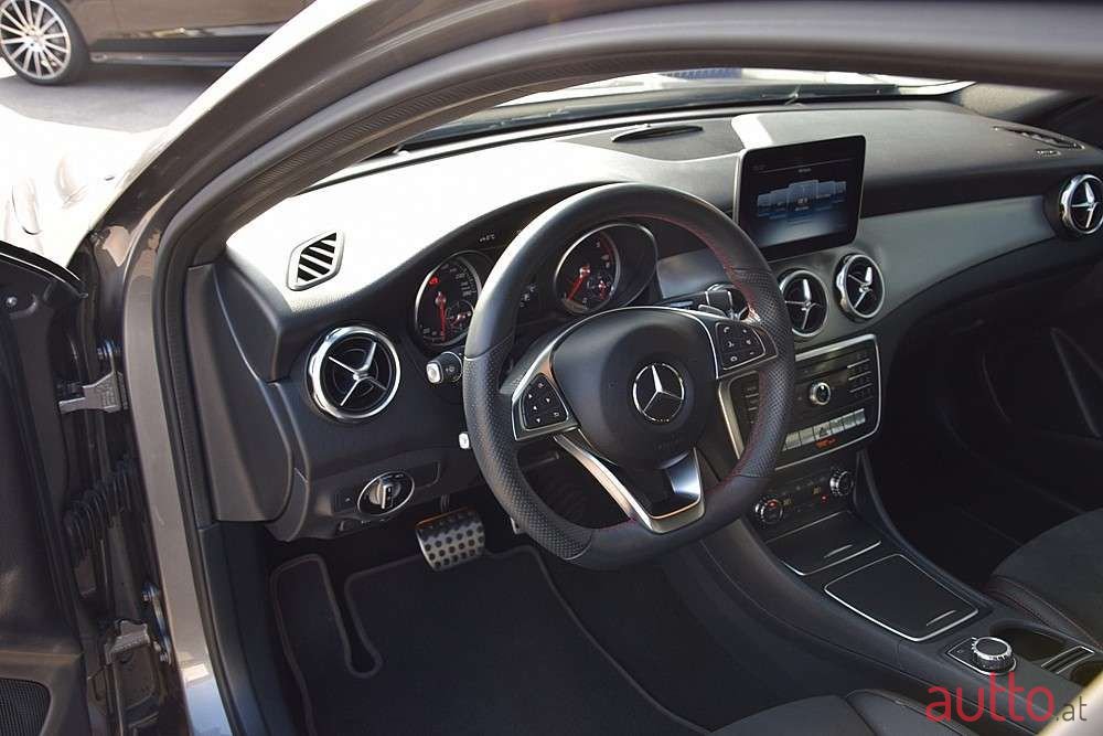 2018' Mercedes-Benz Gla-Klasse photo #5