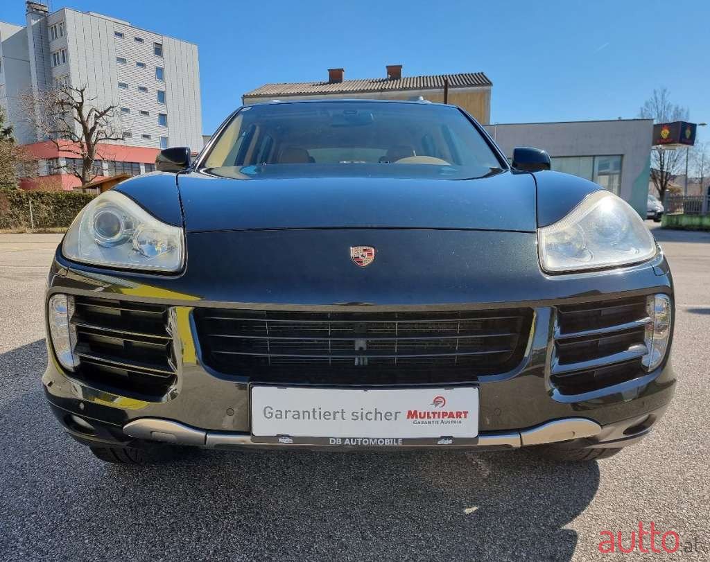 2008' Porsche Cayenne photo #2