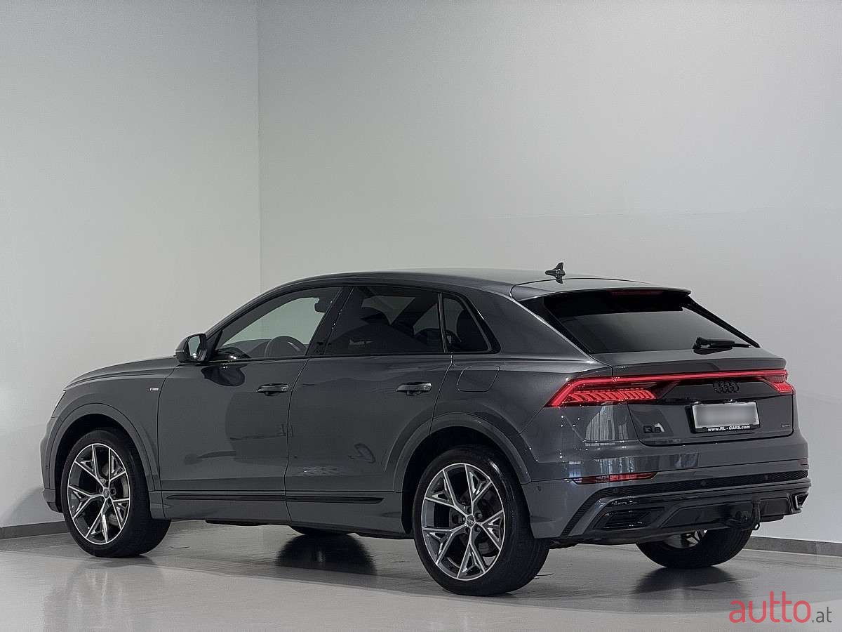 2021' Audi Q8 photo #5