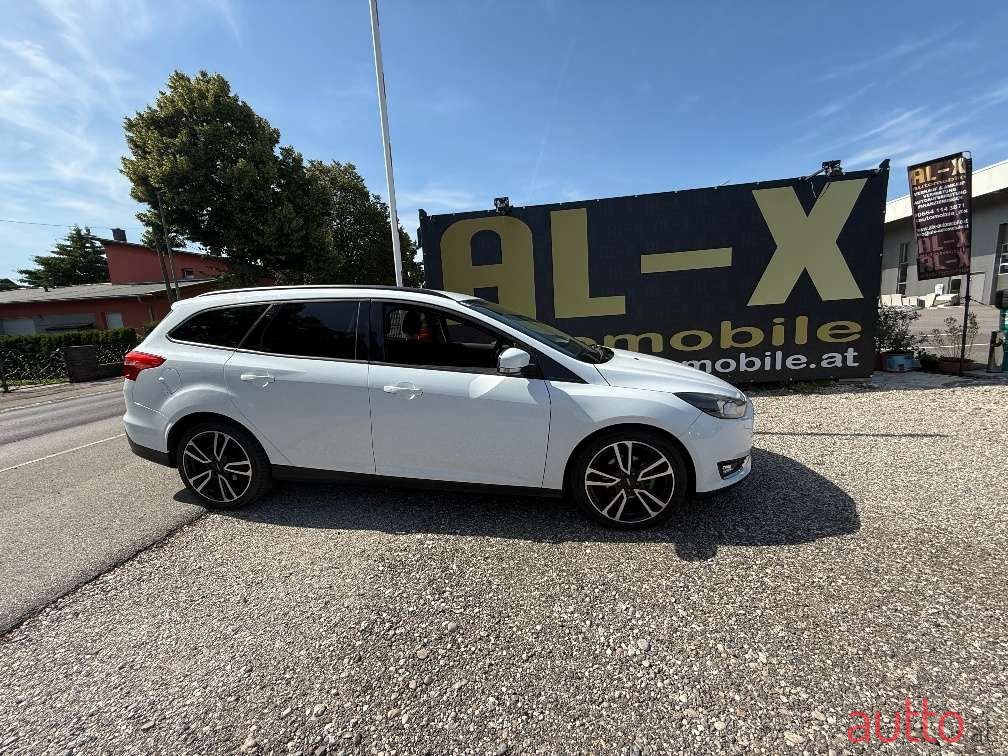 2016' Ford Focus photo #5