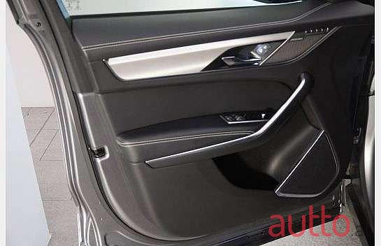 2022' Jaguar F-Pace photo #4