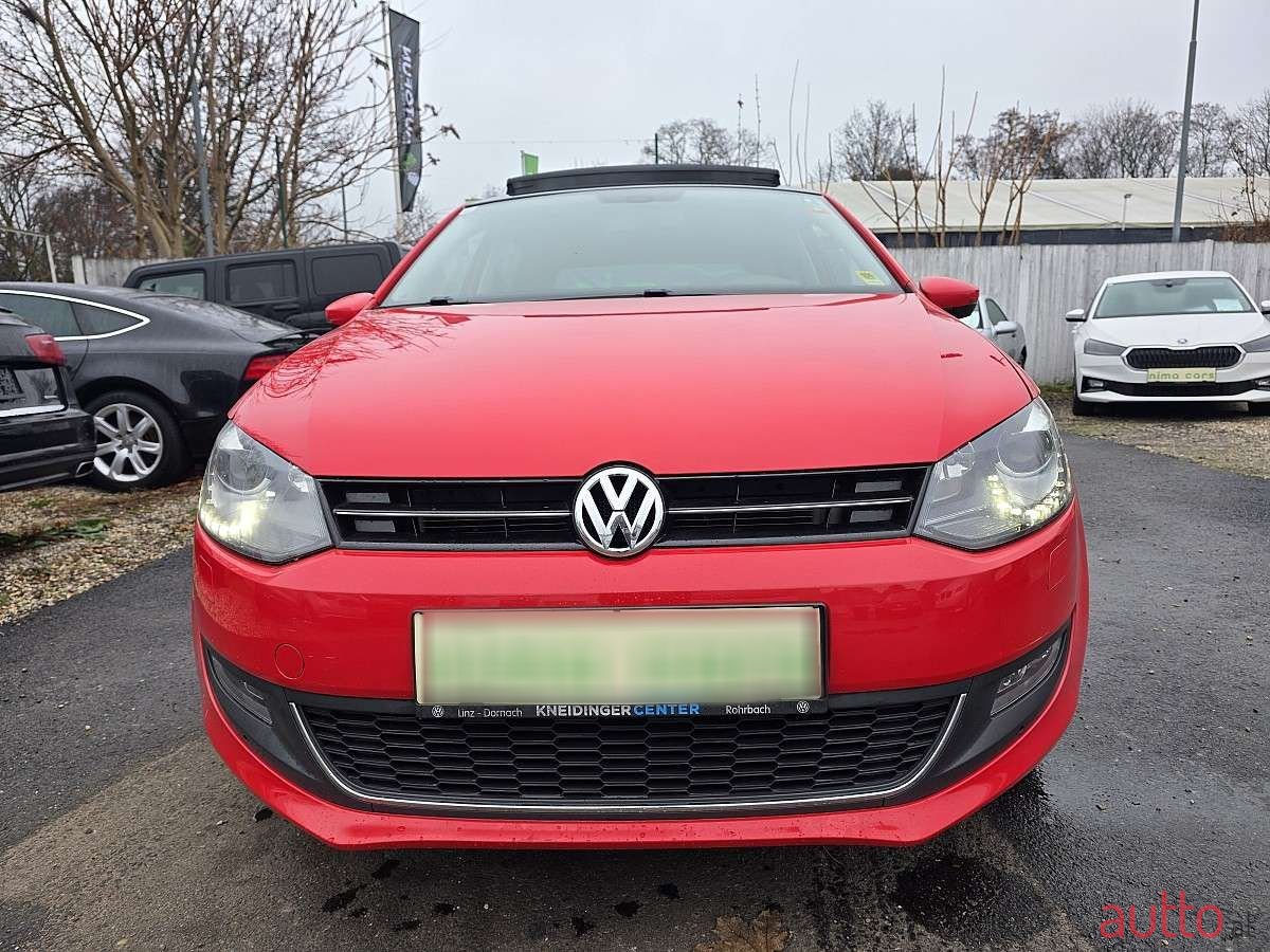 2011' Volkswagen Polo photo #3