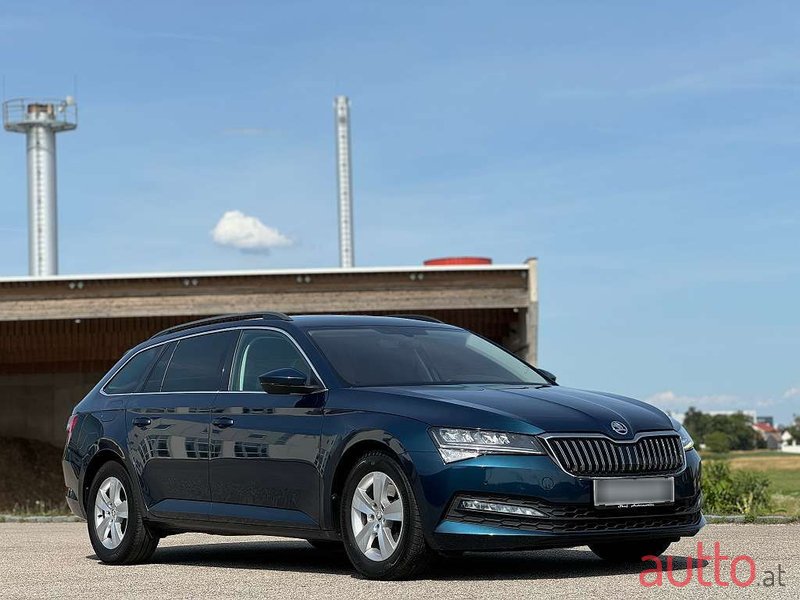 2020' Skoda Superb photo #5