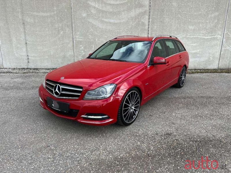 2011' Mercedes-Benz C-Klasse photo #2