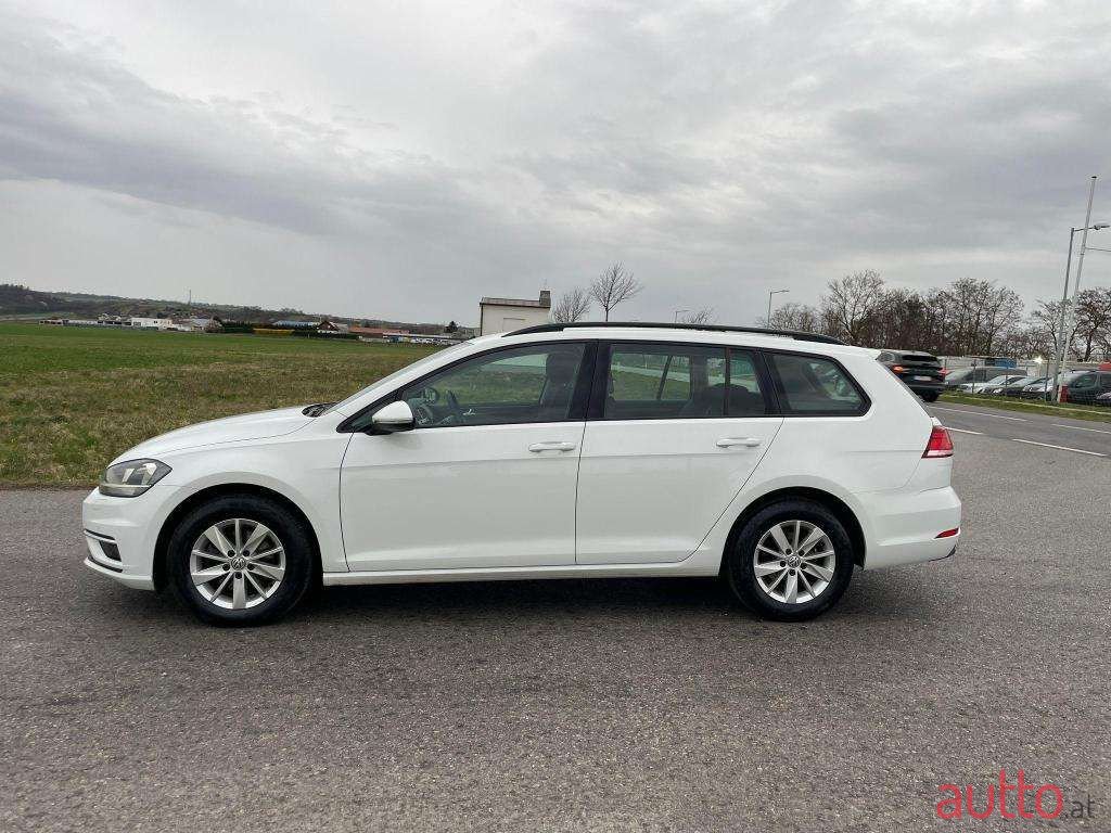 2018' Volkswagen Golf photo #4