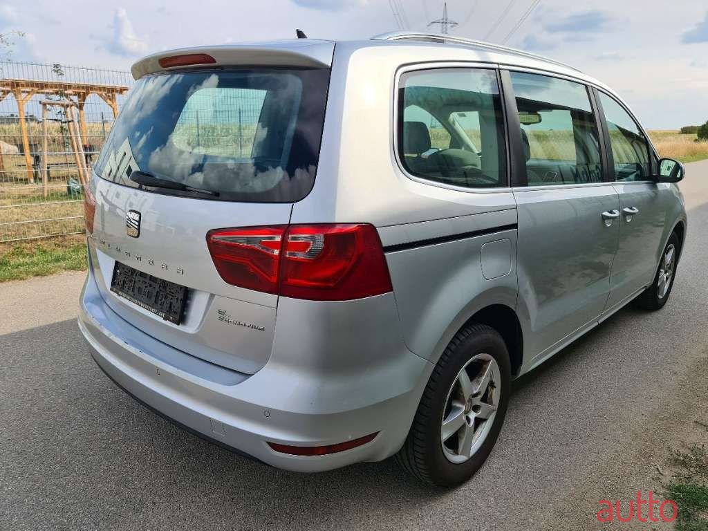 2011' SEAT Alhambra photo #4