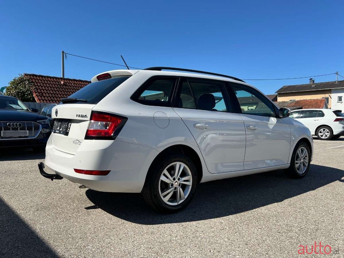 2019' Skoda Fabia photo #3