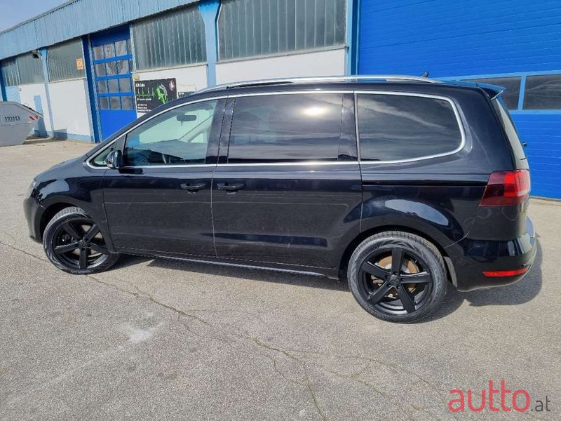 2020' Volkswagen Sharan photo #2