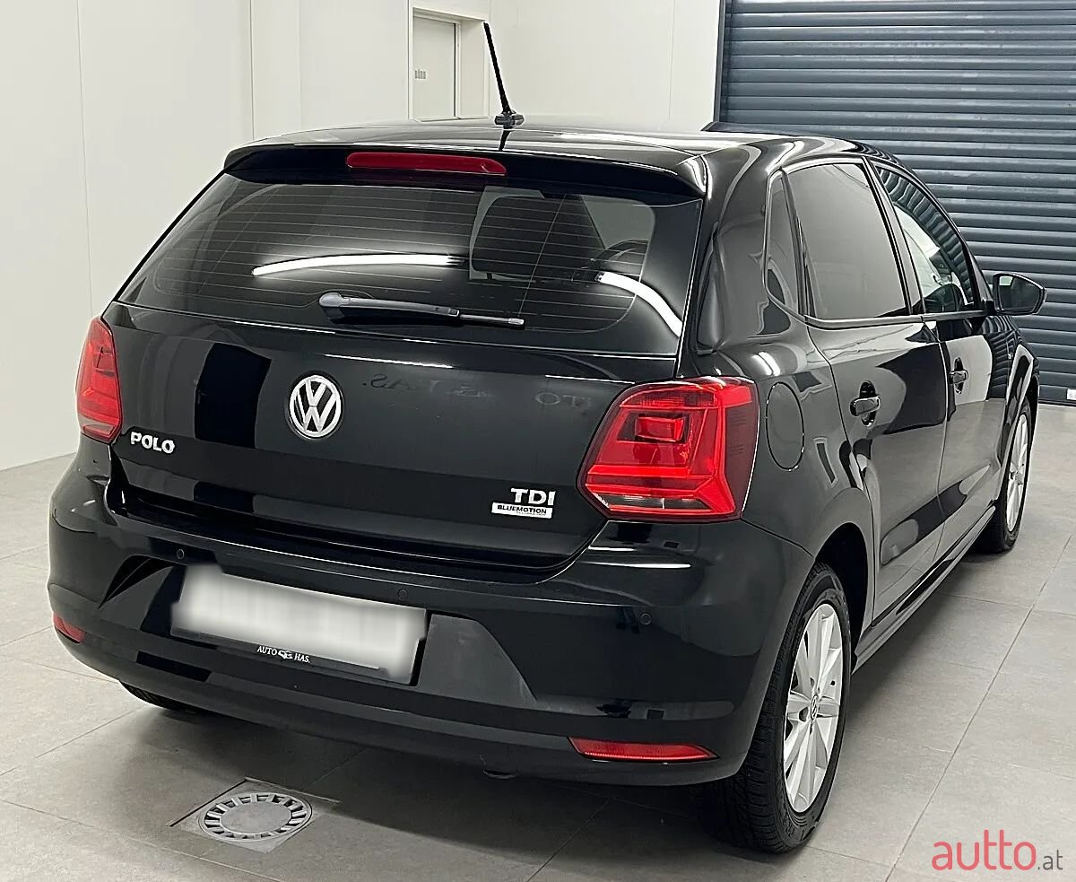 2015' Volkswagen Polo photo #5