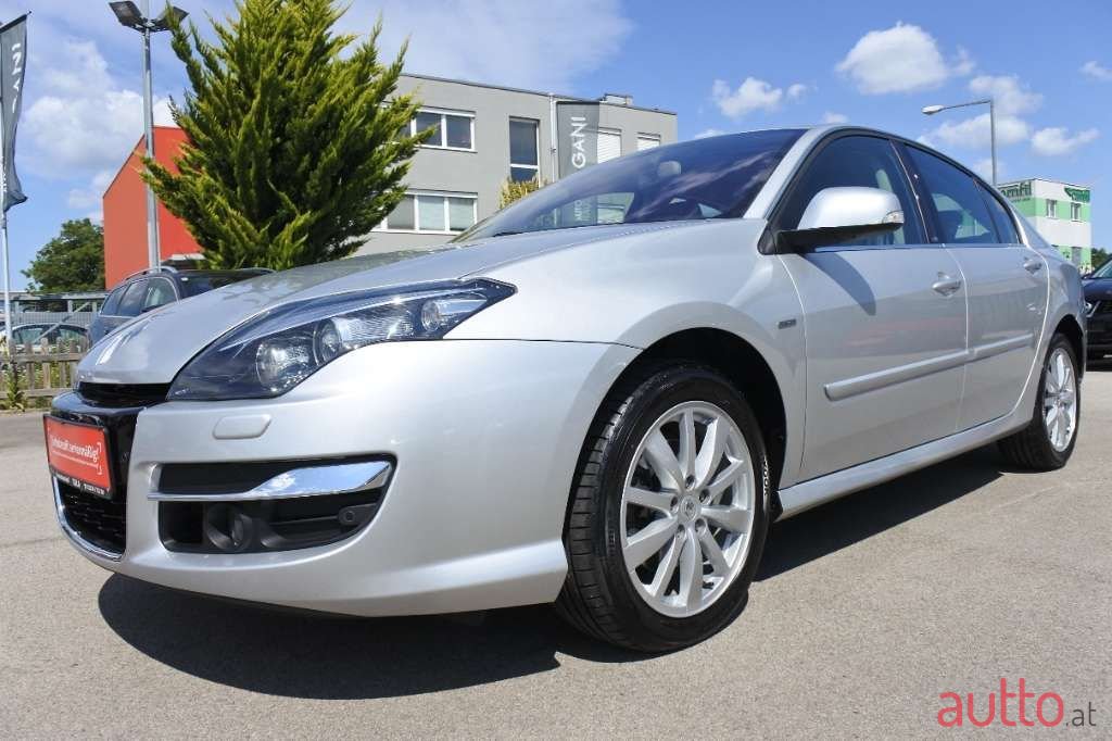 2013' Renault Laguna photo #3