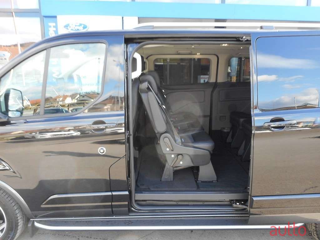 2023' Ford Tourneo photo #6