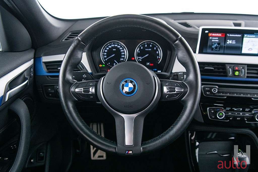 2022' BMW X1 photo #6