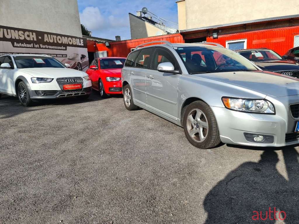 2012' Volvo V50 photo #3