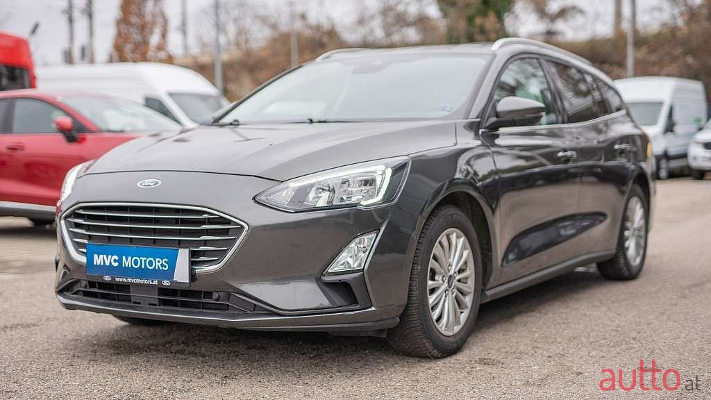 2020' Ford Focus photo #2