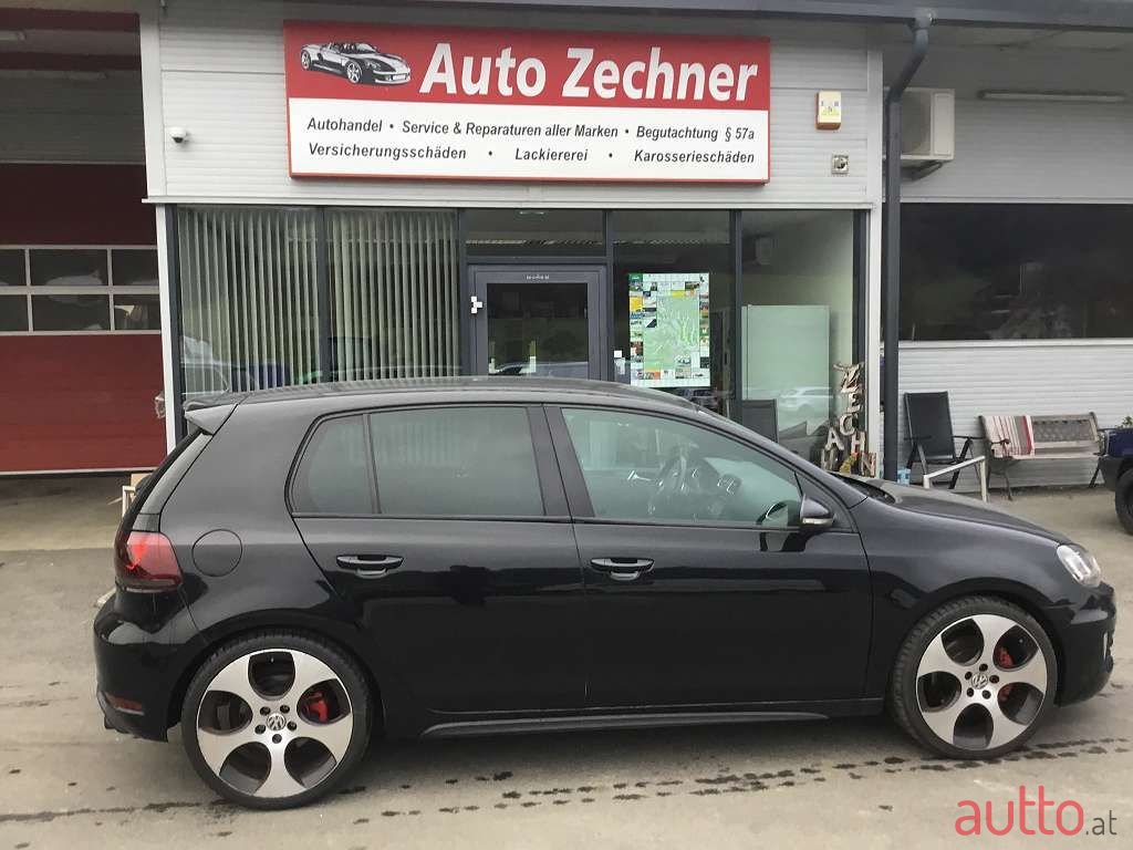 2010' Volkswagen Golf photo #1