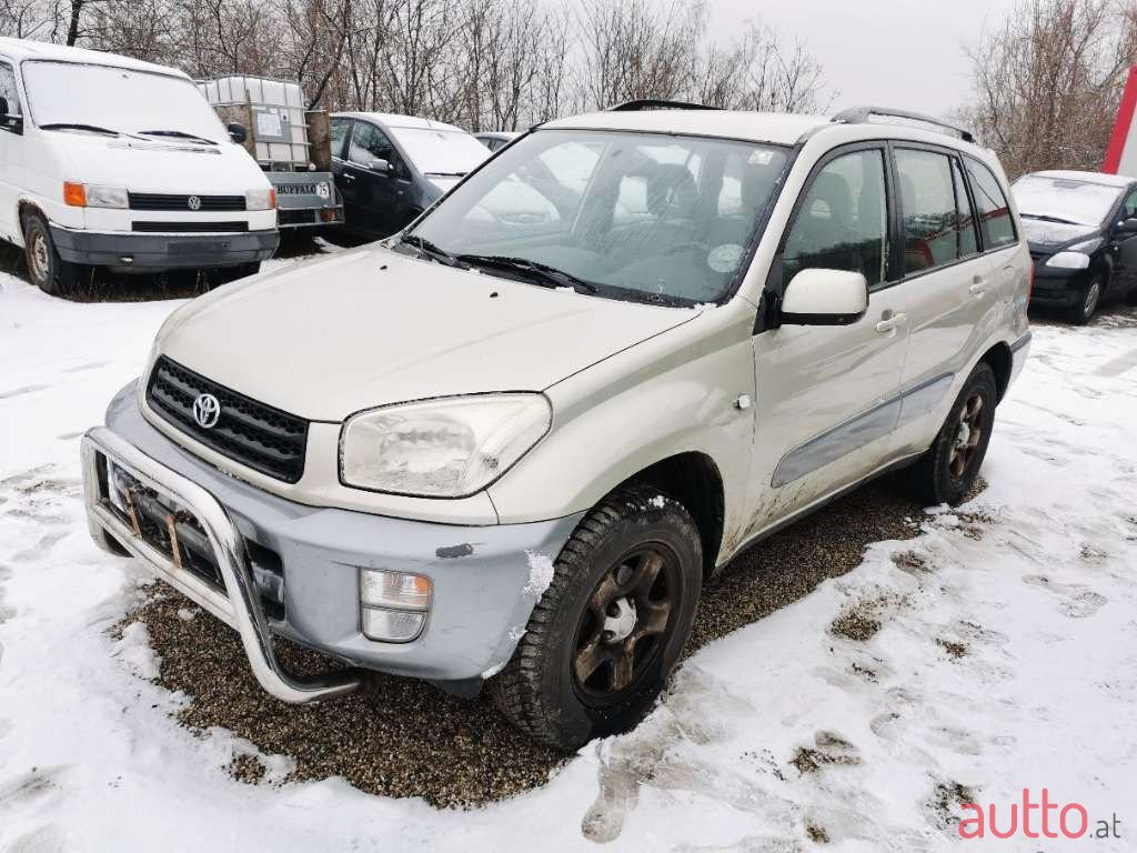 2003' Toyota RAV4 photo #1