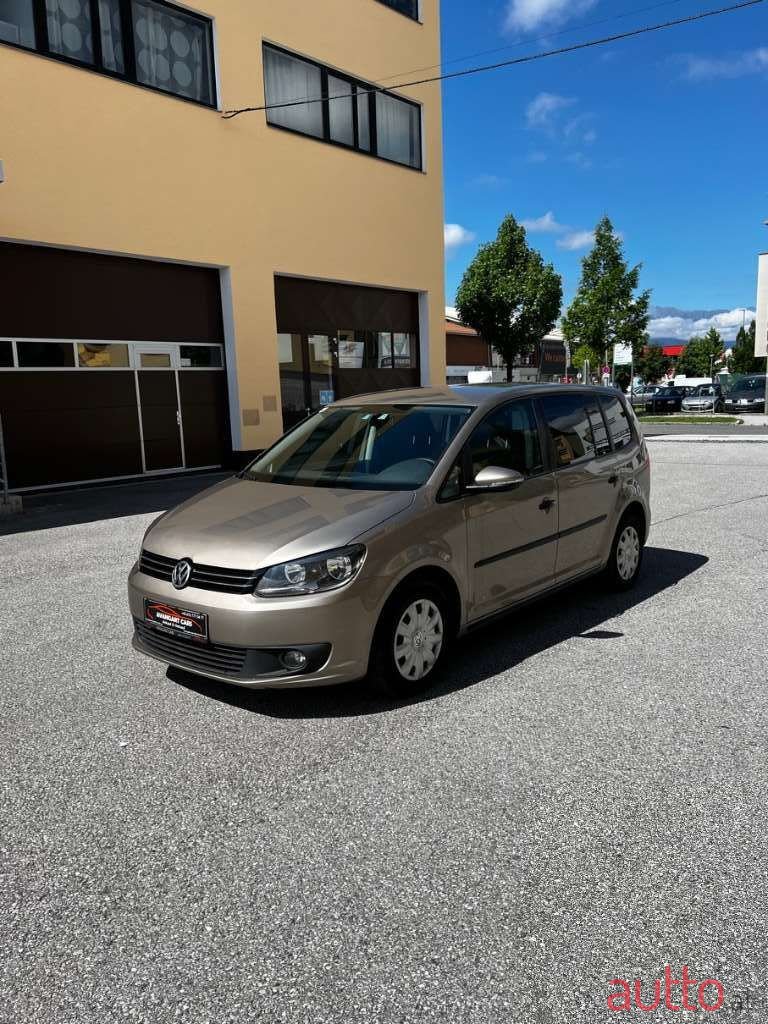 2012' Volkswagen Touran photo #1