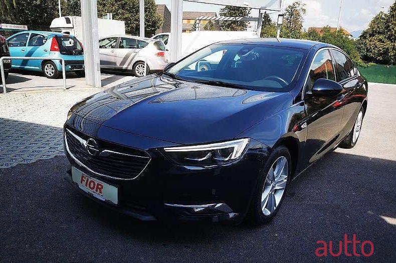 2017' Opel Insignia photo #1