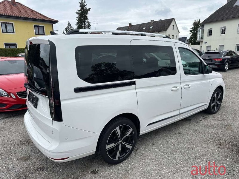 2022' Volkswagen Caddy photo #4