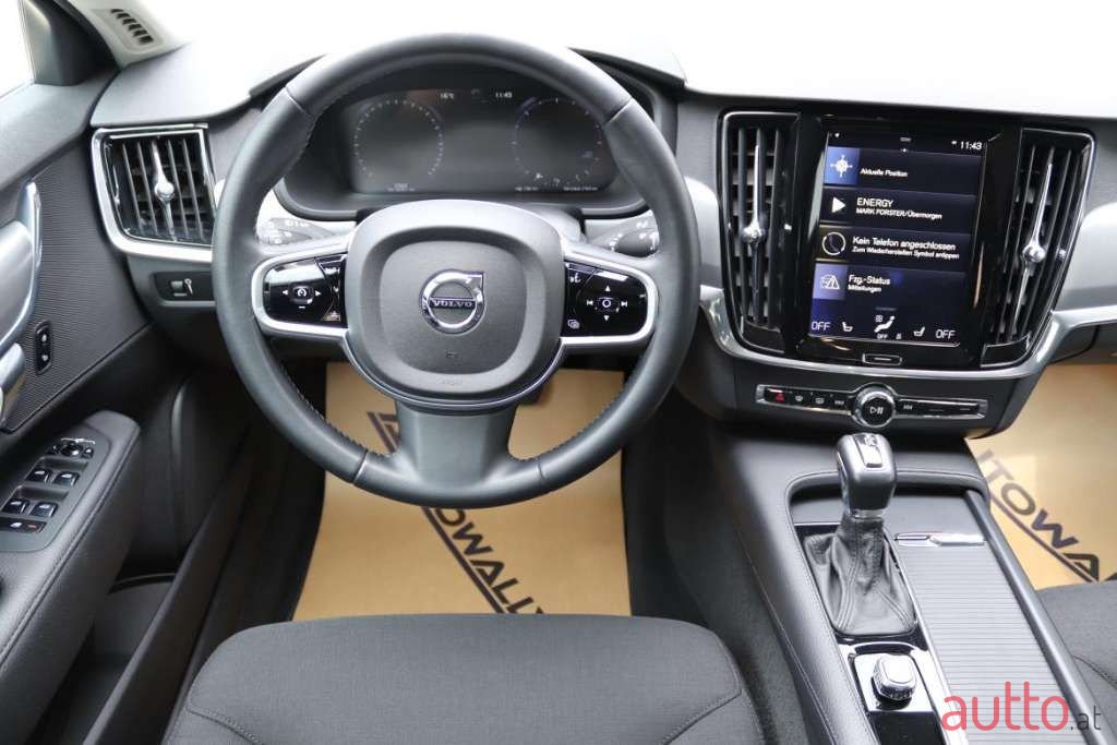 2018' Volvo S90 photo #5