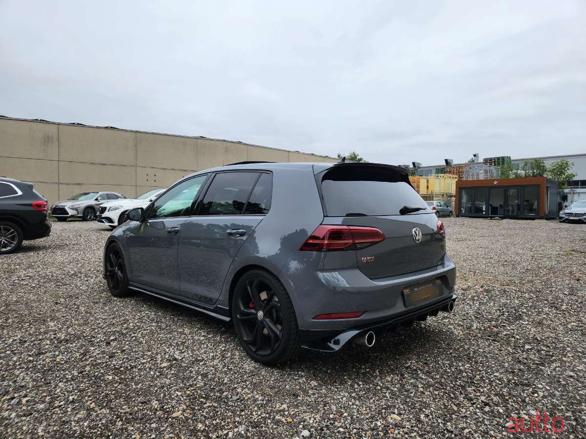 2019' Volkswagen Golf photo #2