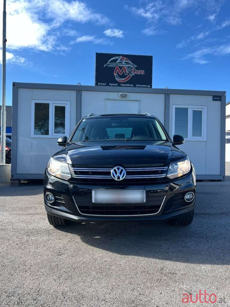 2011' Volkswagen Tiguan photo #3