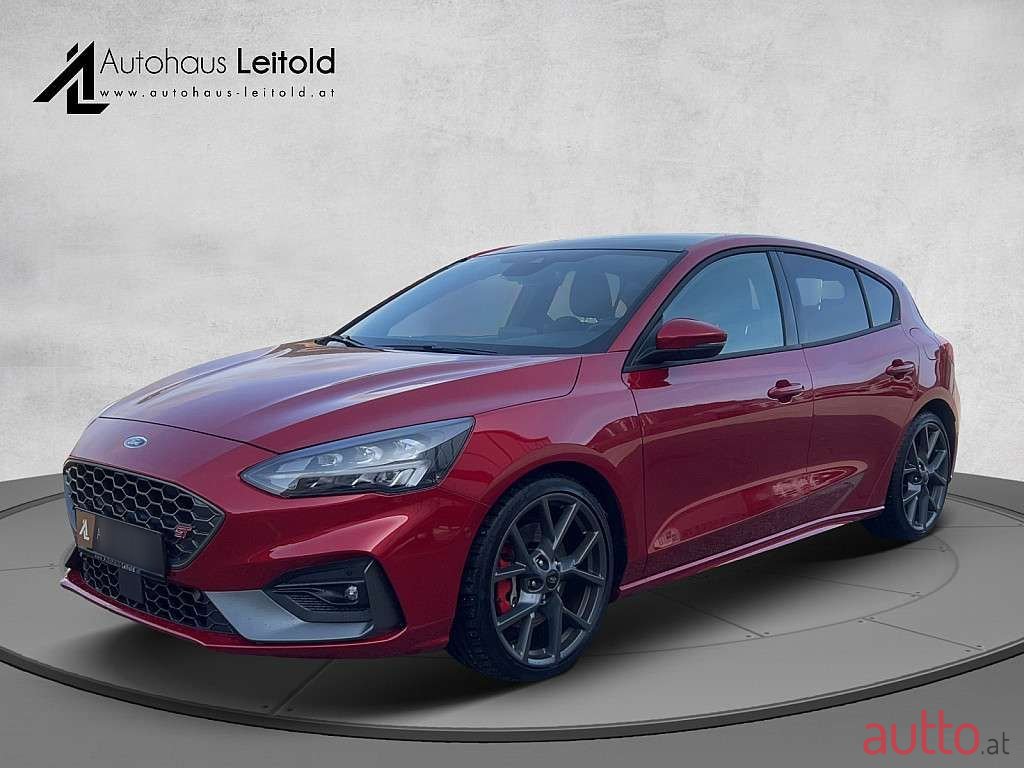 2022' Ford Focus photo #1