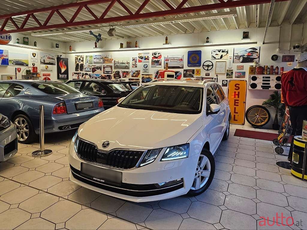 2019' Skoda Octavia photo #1