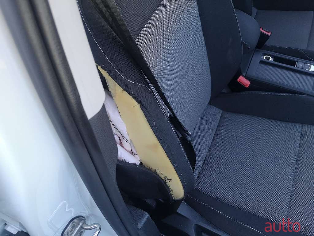 2016' Volkswagen Golf photo #3