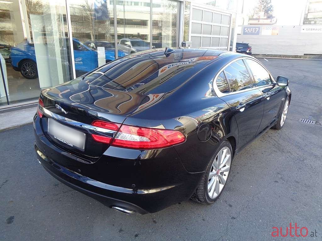 2014' Jaguar XF photo #2