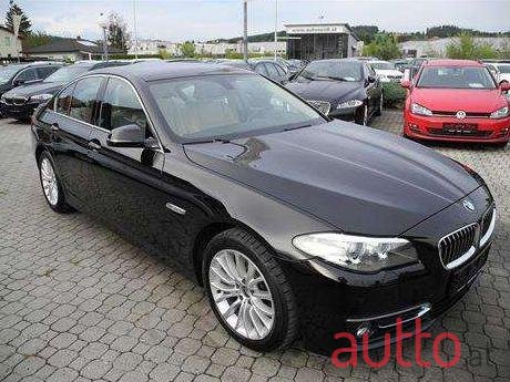 2013' BMW 5Er-Reihe photo #2