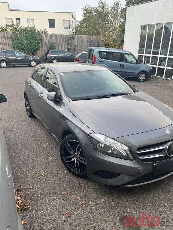 2015' Mercedes-Benz A-Klasse photo #3