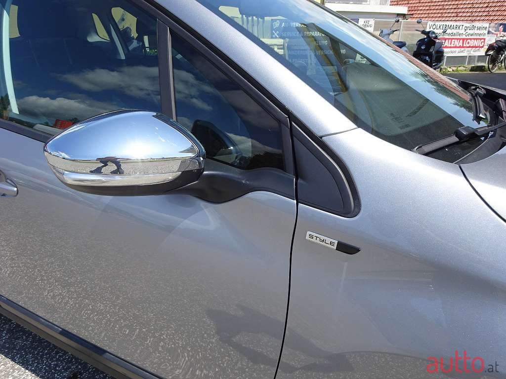 2017' Peugeot 2008 photo #4