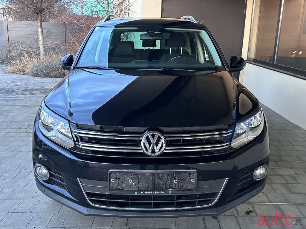 2011' Volkswagen Tiguan photo #6
