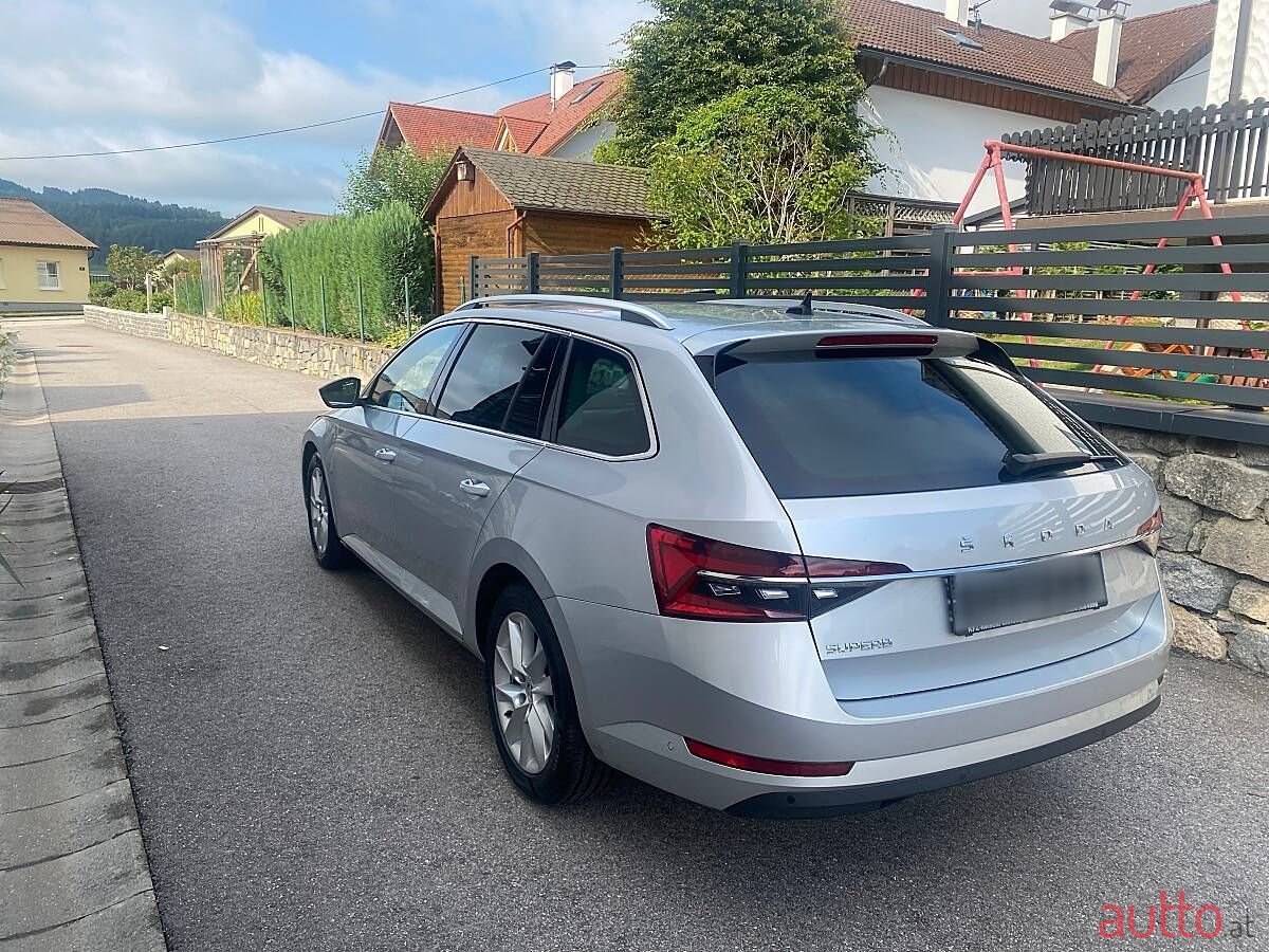 2019' Skoda Superb photo #4