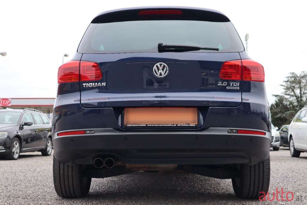 2012' Volkswagen Tiguan photo #6
