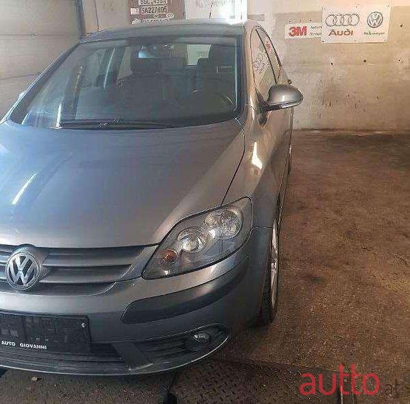 2005' Volkswagen Golf photo #1