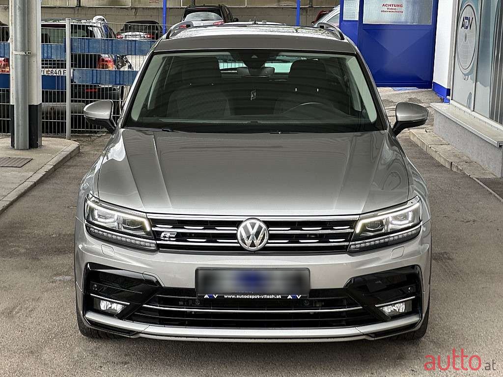 2018' Volkswagen Tiguan photo #6