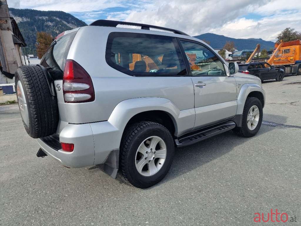 2004' Toyota Land Cruiser photo #5