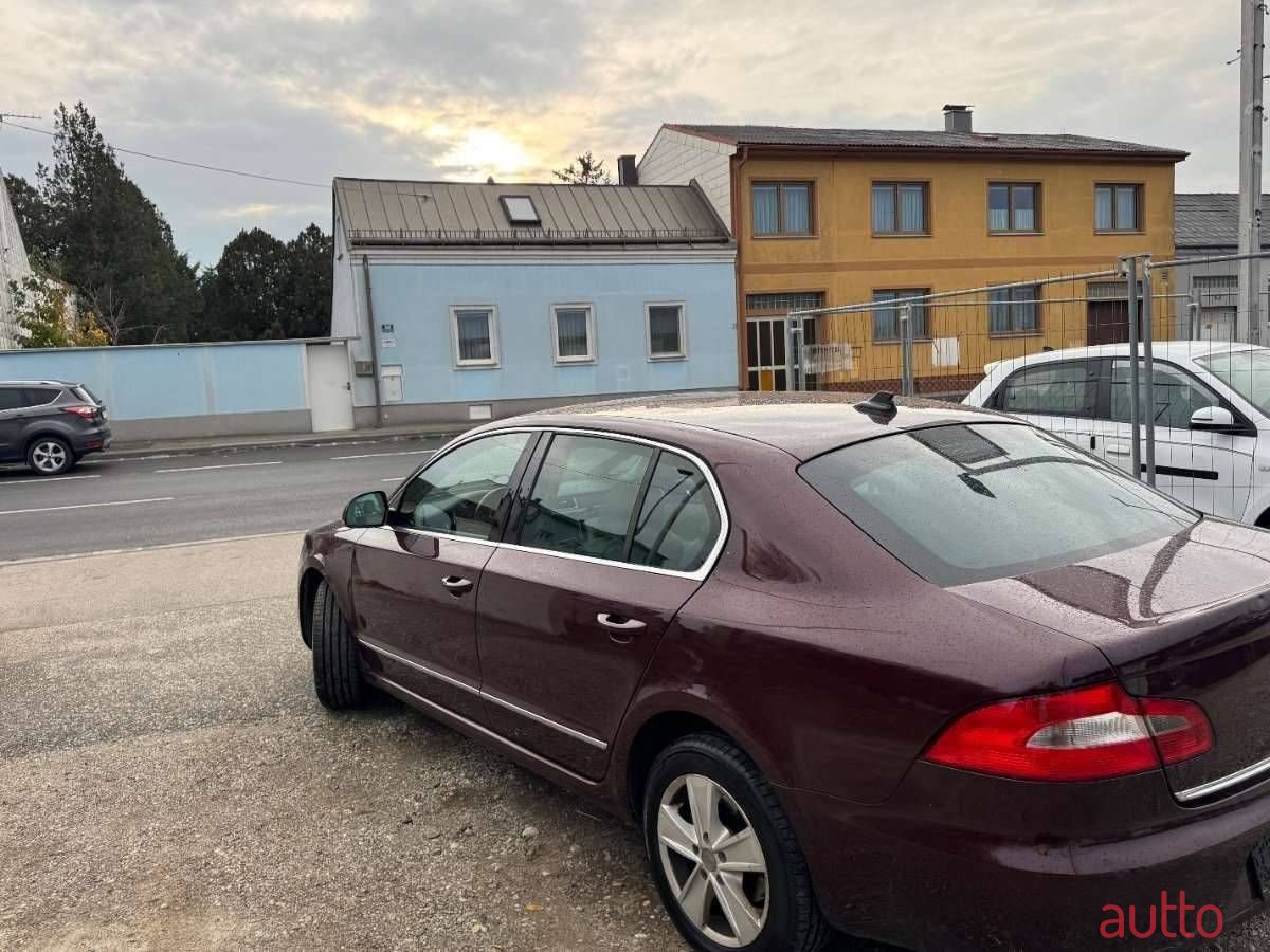 2009' Skoda Superb photo #6
