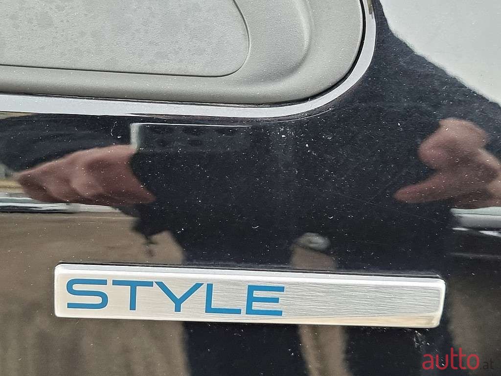 2018' Peugeot 2008 photo #6