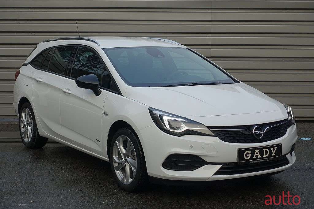 2021' Opel Astra photo #3
