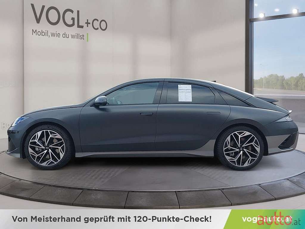 2023' Hyundai Ioniq 6 photo #2