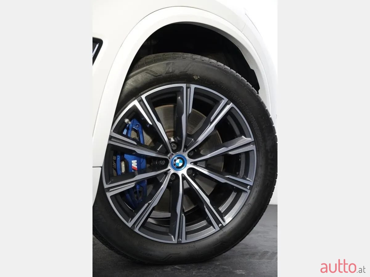 2022' BMW X5 photo #5