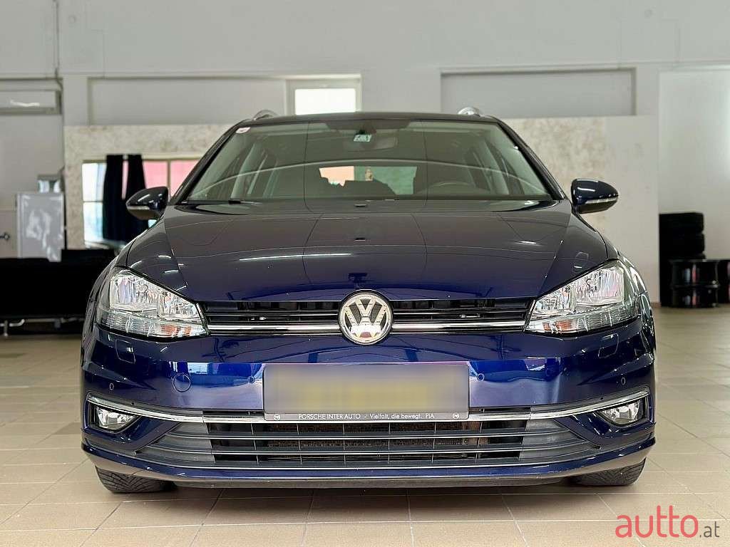 2018' Volkswagen Golf photo #2