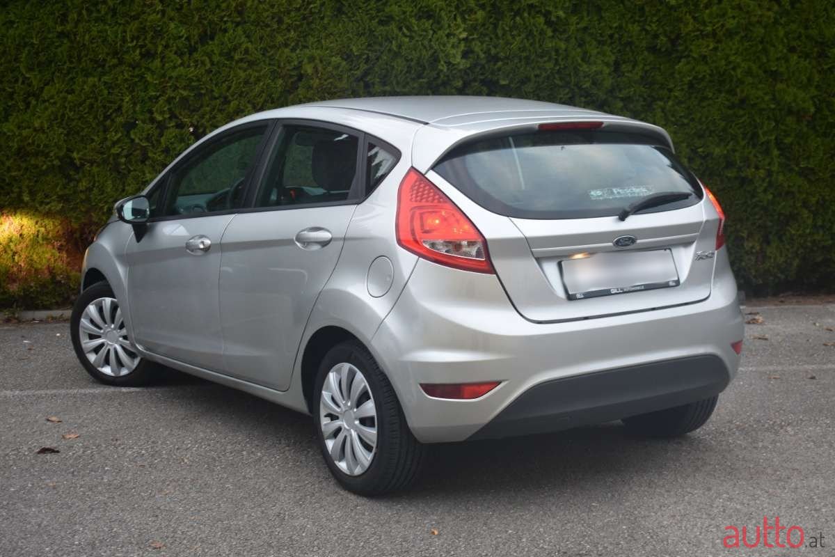 2010' Ford Fiesta photo #6