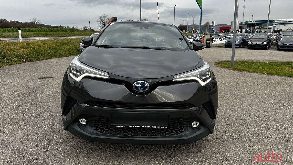2017' Toyota C-HR photo #2