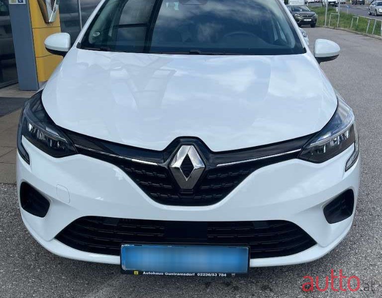 2021' Renault Clio photo #3