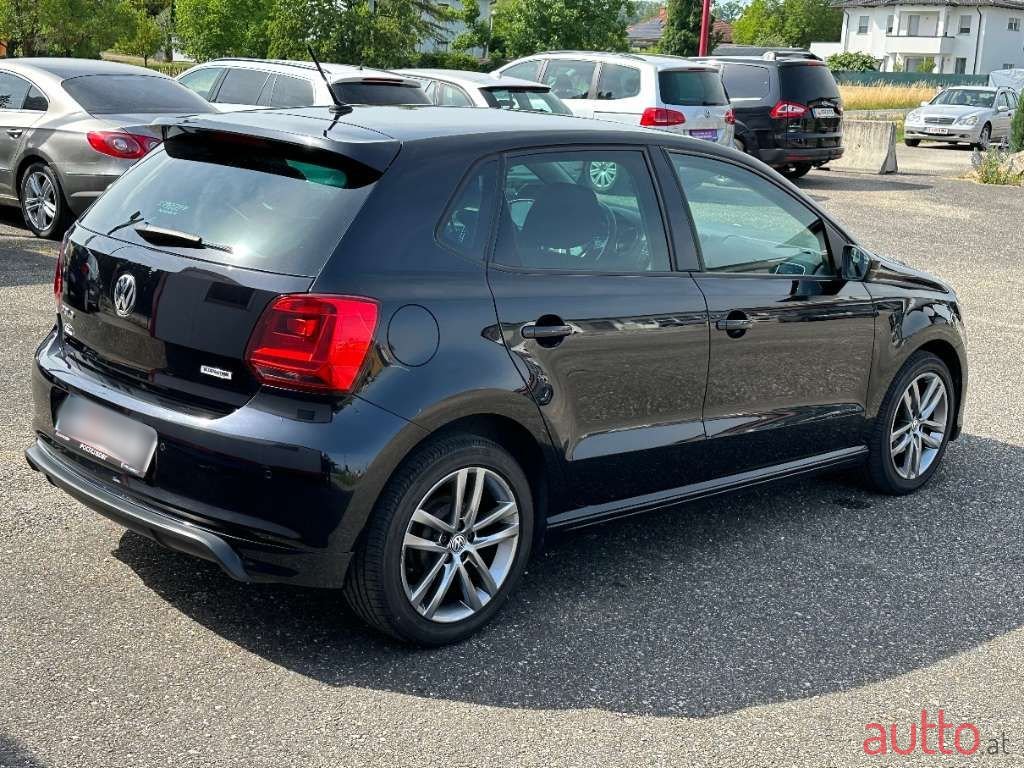 2016' Volkswagen Polo photo #5